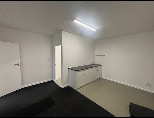 494M² WAREHOUSE TO LET IN FIRGROVE